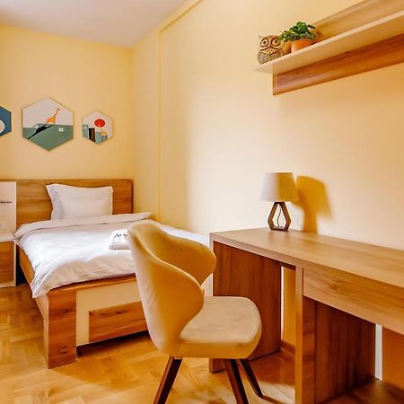 Airstar Hotel Surcin Ngoại thất bức ảnh