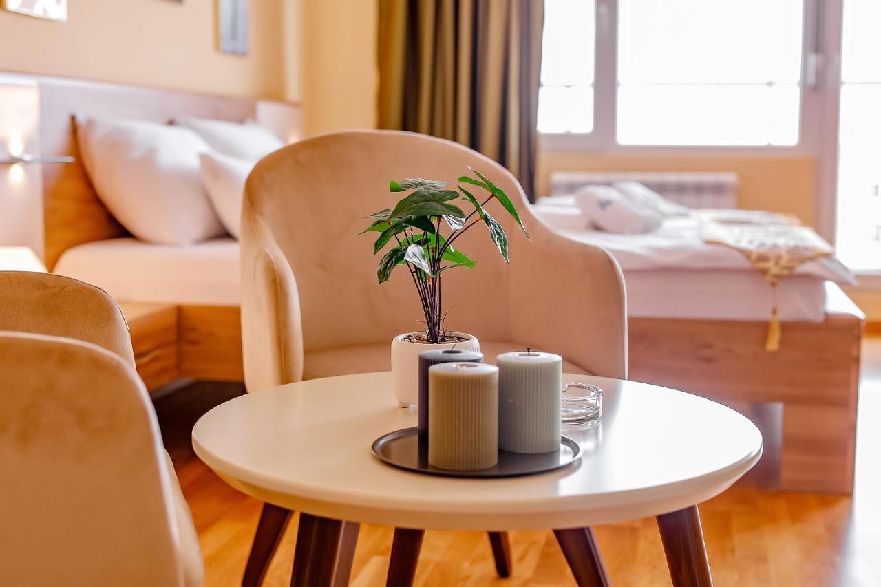 Airstar Hotel Surcin Ngoại thất bức ảnh