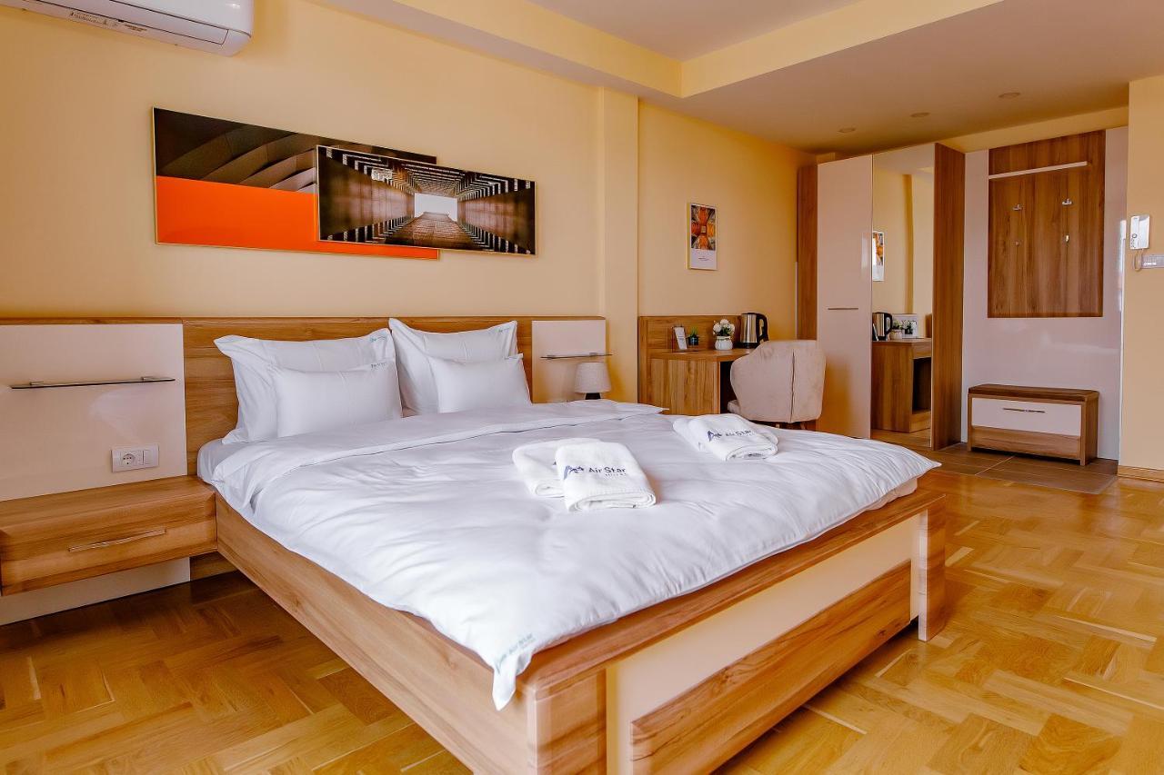 Airstar Hotel Surcin Ngoại thất bức ảnh